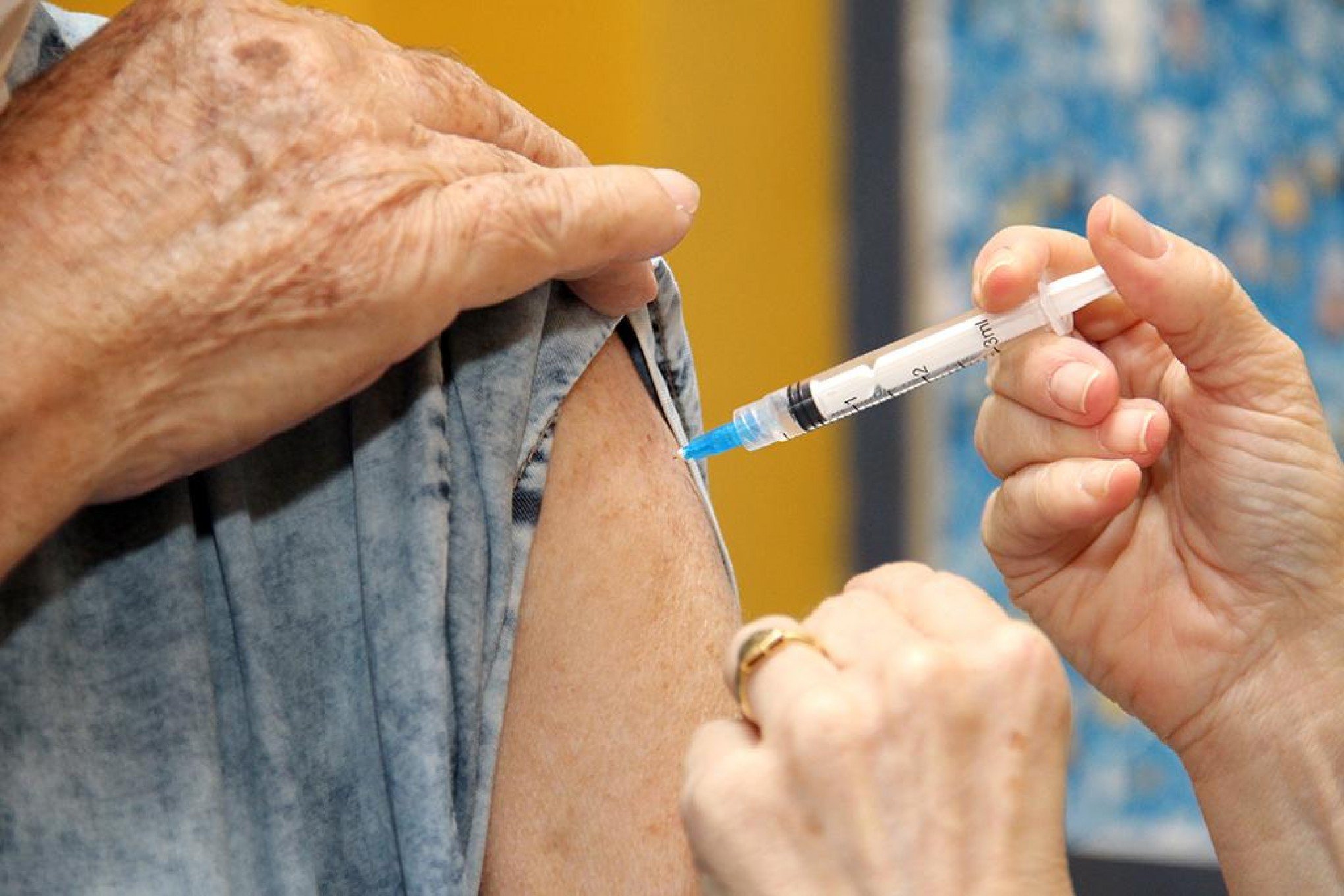 Campanha de vacinação contra a gripe começa nesta segunda-feira; veja quem pode se vacinar