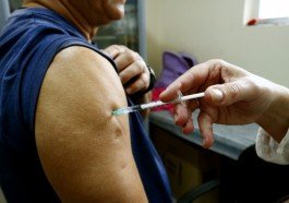Morte de professora e aluno de mesma escola: Surto de doença respiratória em Canoas gera alerta epidemiológico com orientação para vacina