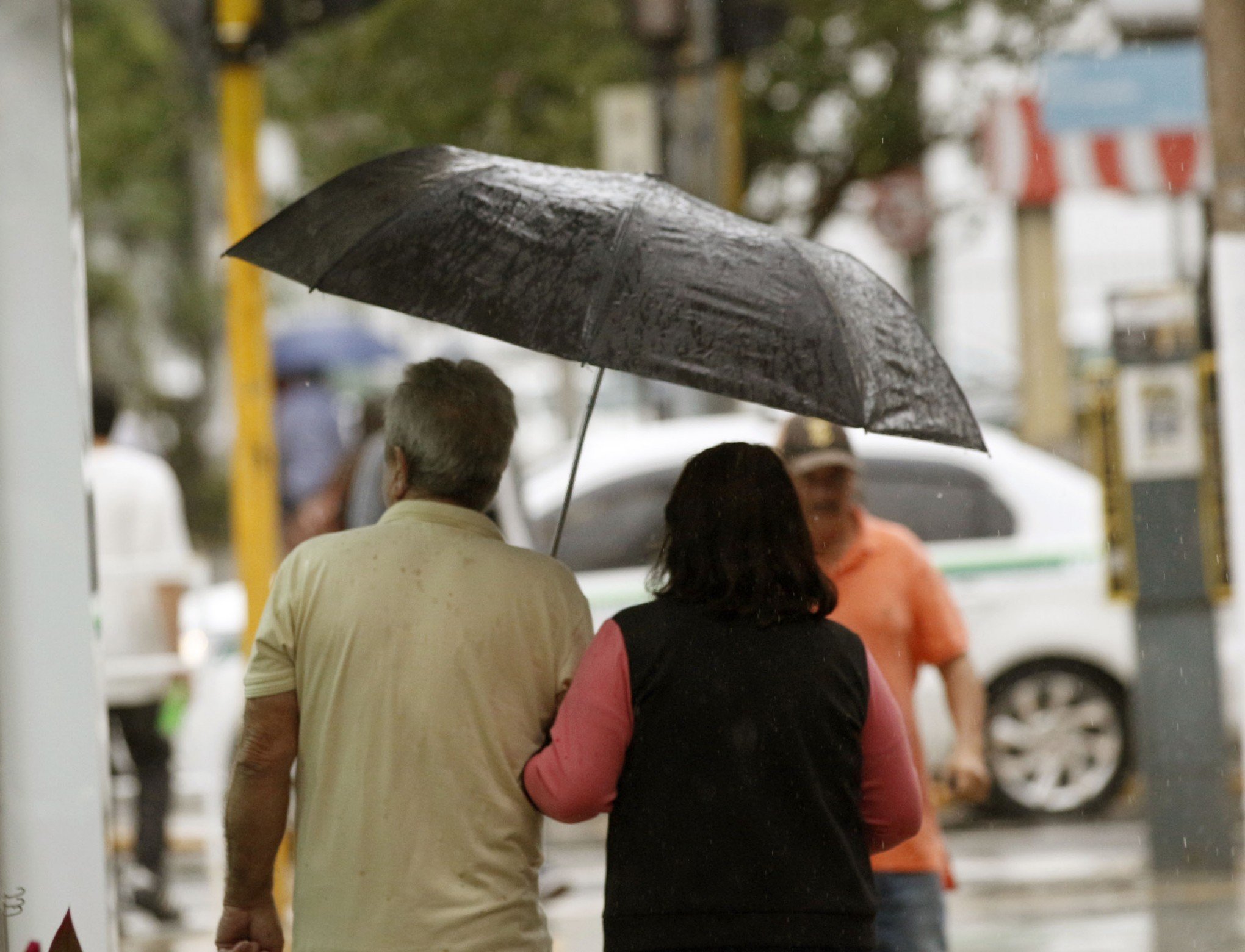 Defesa Civil alerta para risco de temporais e chuva forte nesta sexta-feira em Canoas