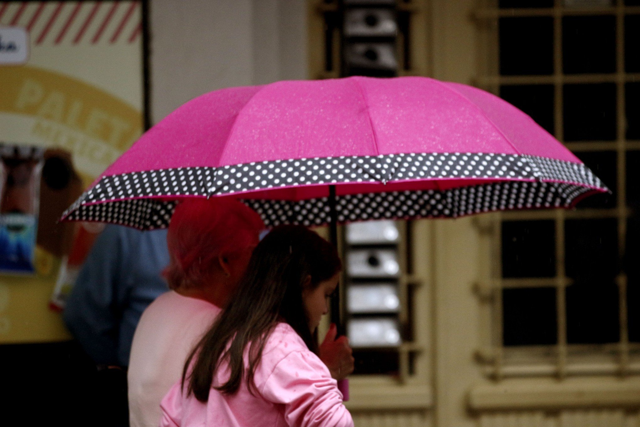 PREVISÃO DO TEMPO: RS tem risco de alagamento e chuva forte; veja alerta do Inmet e Defesa Civil