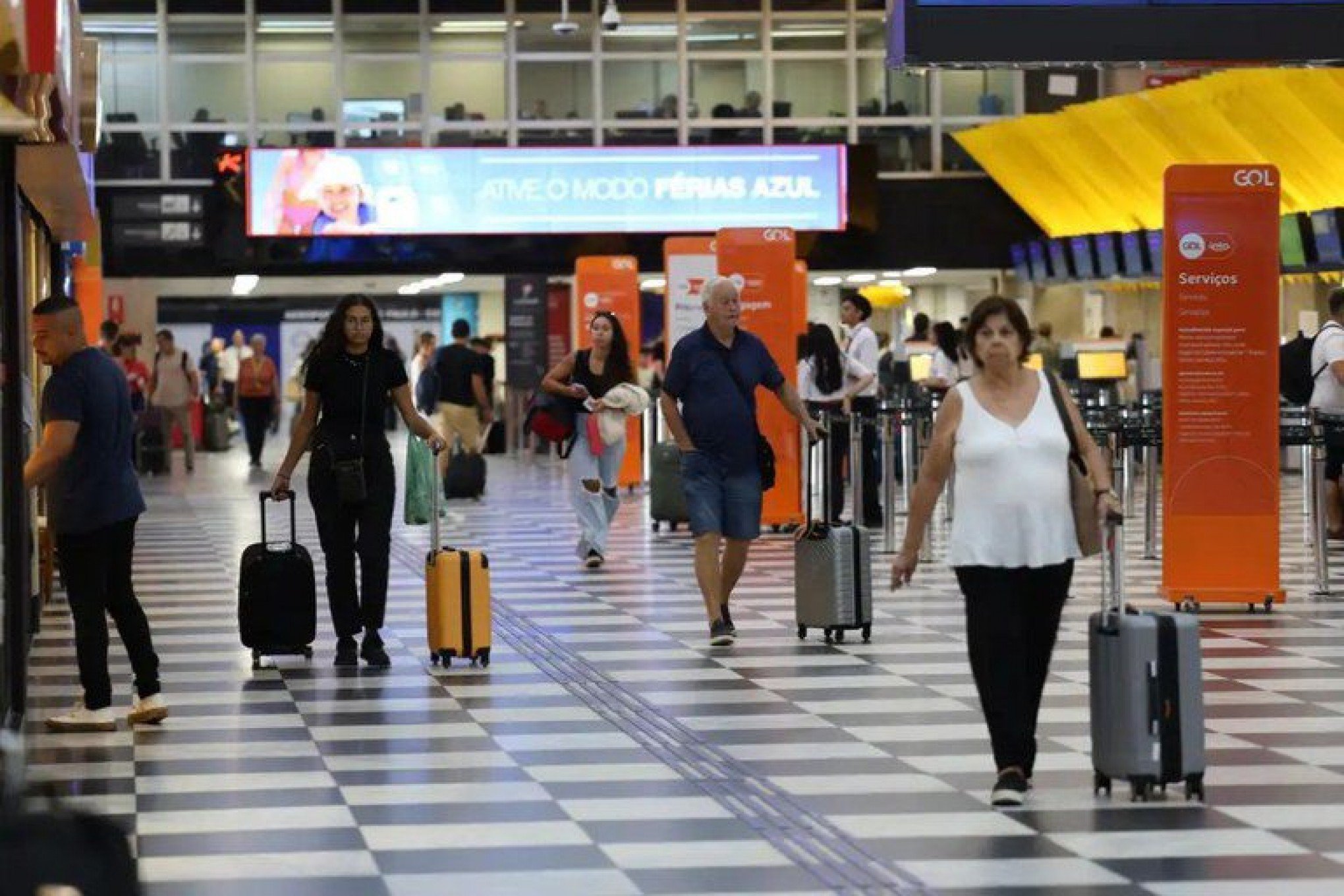 Saiba como participar do programa que já viabilizou passagens aéreas de até R$ 200 a 35,4 mil aposentados
