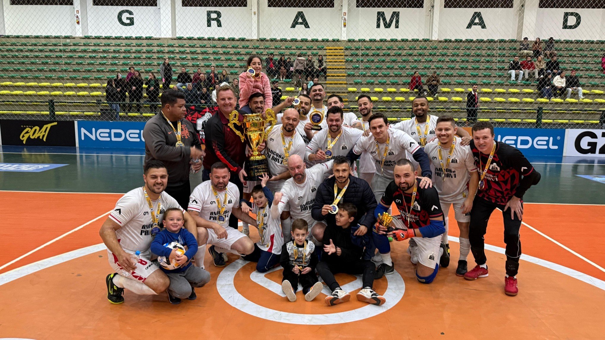 Final da Terceirona de Futsal em Gramado tem Amigos do Pai Davi como campeão