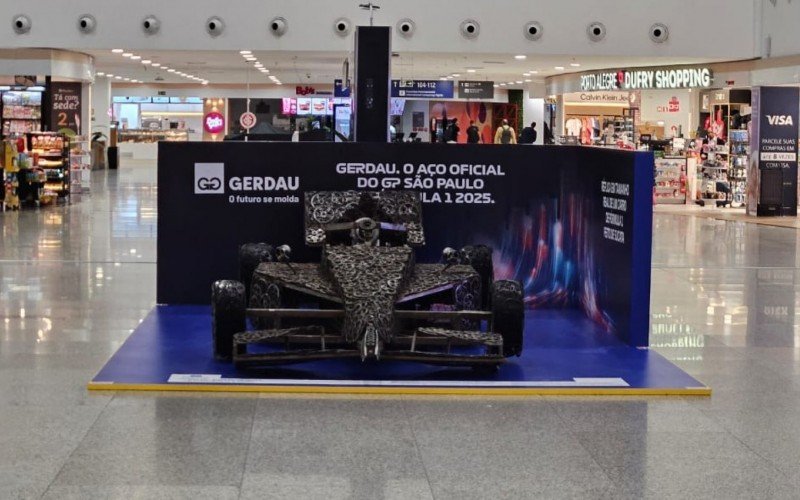 Escultura ficará exposta no saguão do Aeroporto Salgado Filho por dois meses | abc+