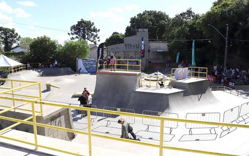 Skate Park Rosângela Zolin, fica na Praça Coração de Maria, em Esteio