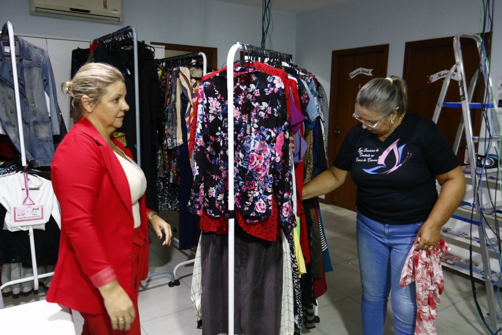 Com peças a R$ 10, bazar da Liga Feminina de Combate ao Câncer vai até dia 17 de abril