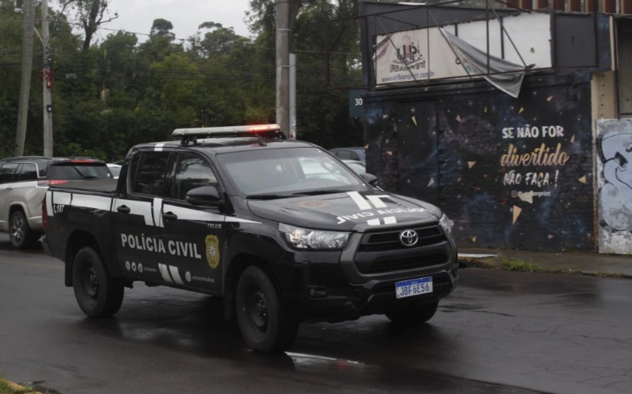 "Vou começar a dar curso": Suspeita de roubos presa em Canoas se gabava nas redes sociais