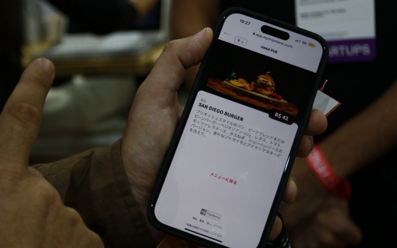 Cardápio digital é traduzido automaticamente de acordo com a preferência do cliente | abc+