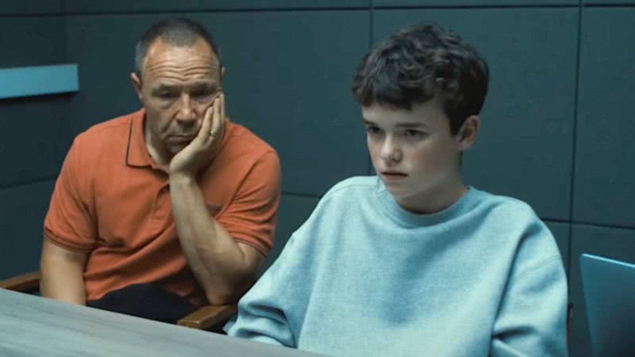 EMMY 2025: Ator da série Adolescência faz história e se torna o mais jovem indicado como coadjuvante em minissérie