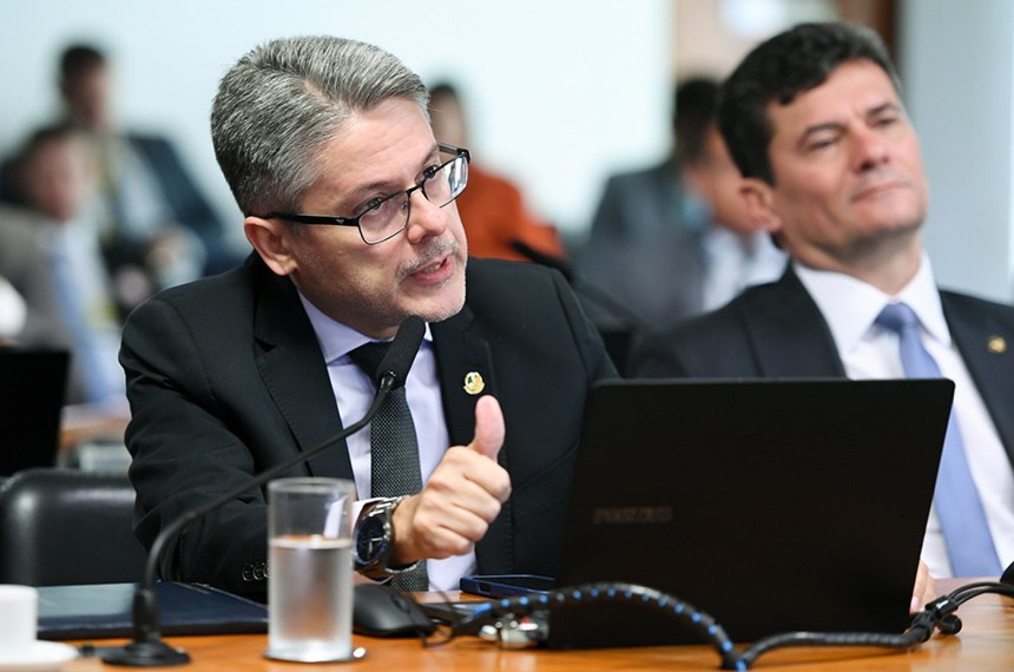 Porte de arma a advogados é aprovado por Comissão do Senado
