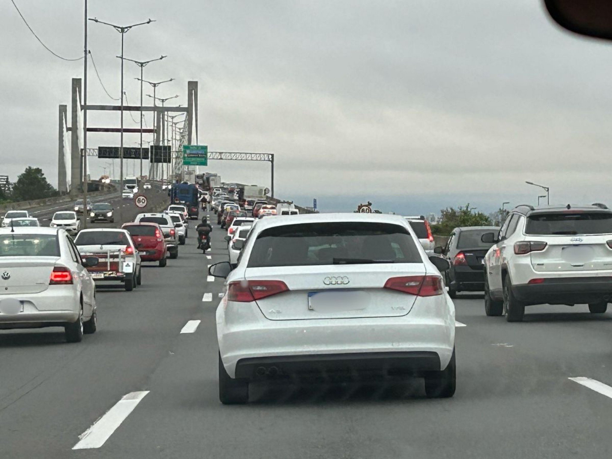 Por que o trânsito está congestionado na chegada a Porto Alegre nesta quarta-feira (9)