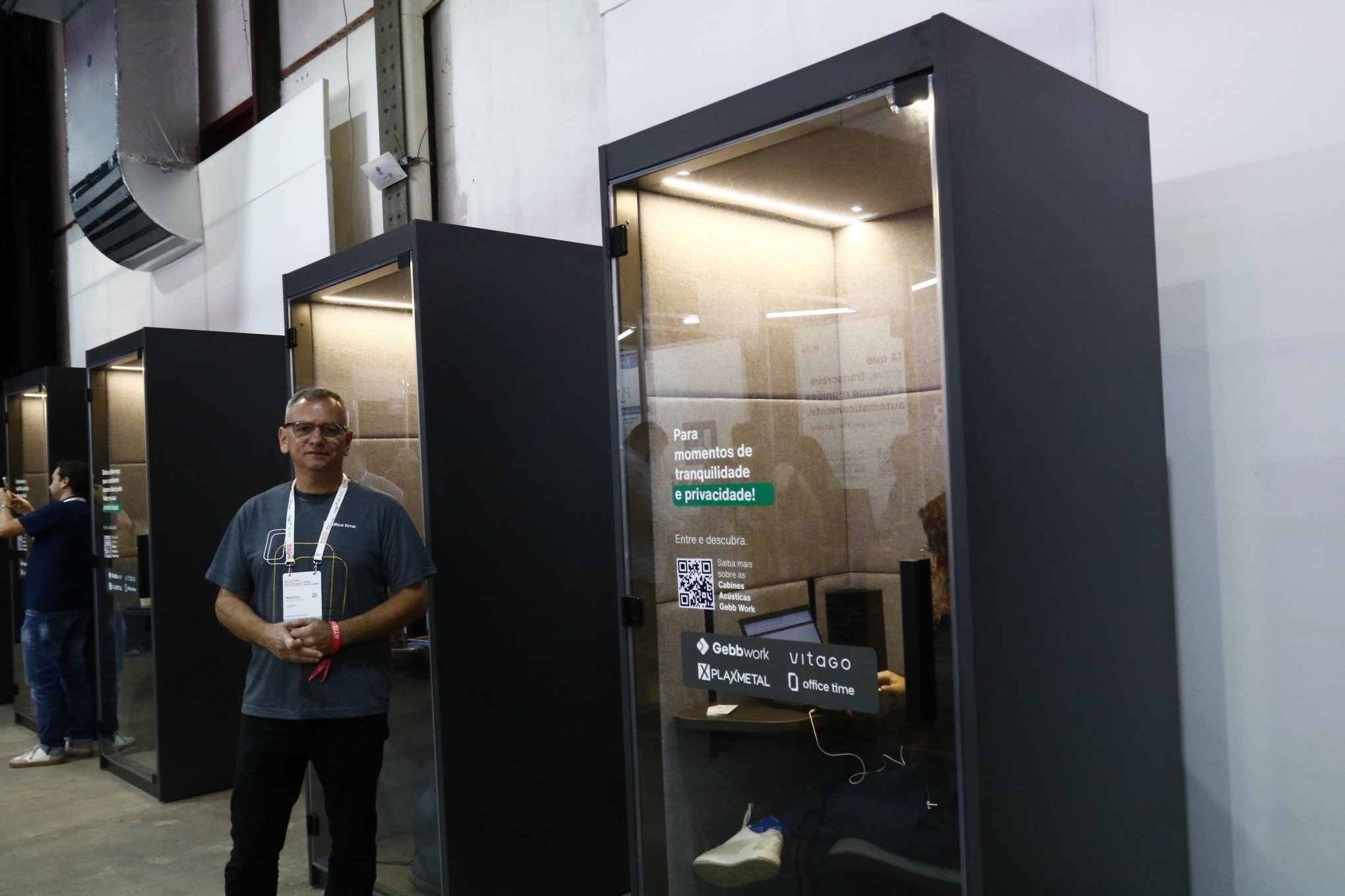 SOUTH SUMMIT BRAZIL: Cabine de trabalho à prova de som e IA que transcreve reuniões: Veja ideias que estão no evento