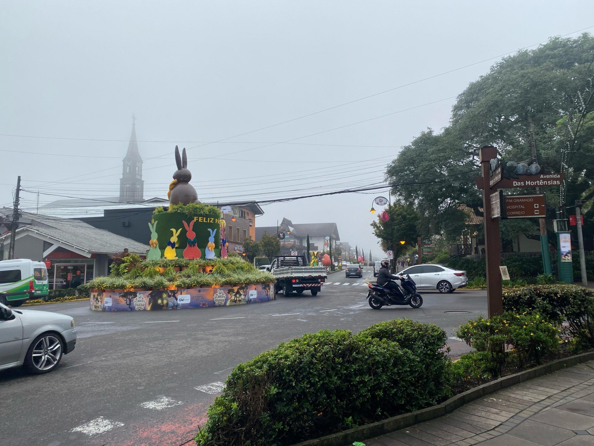 Tempo vira e sábado começa com neblina e chuva em Gramado; temperaturas devem cair