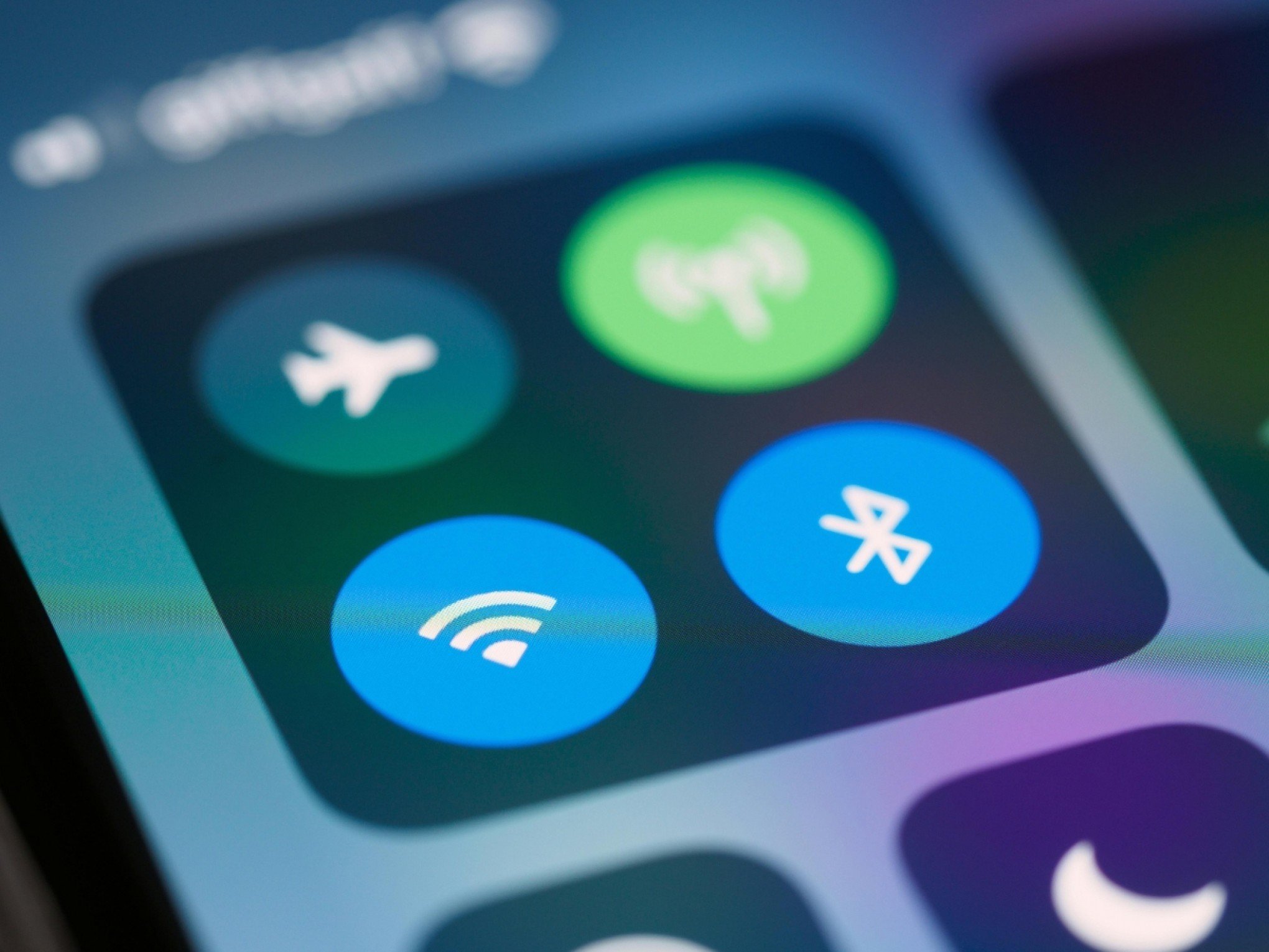 Manter o Wi-Fi do celular ligado fora de casa pode estar te colocando em risco; aprenda a se proteger em 15 minutos