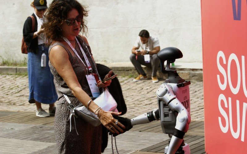 Robô no South Summit Brazil | abc+