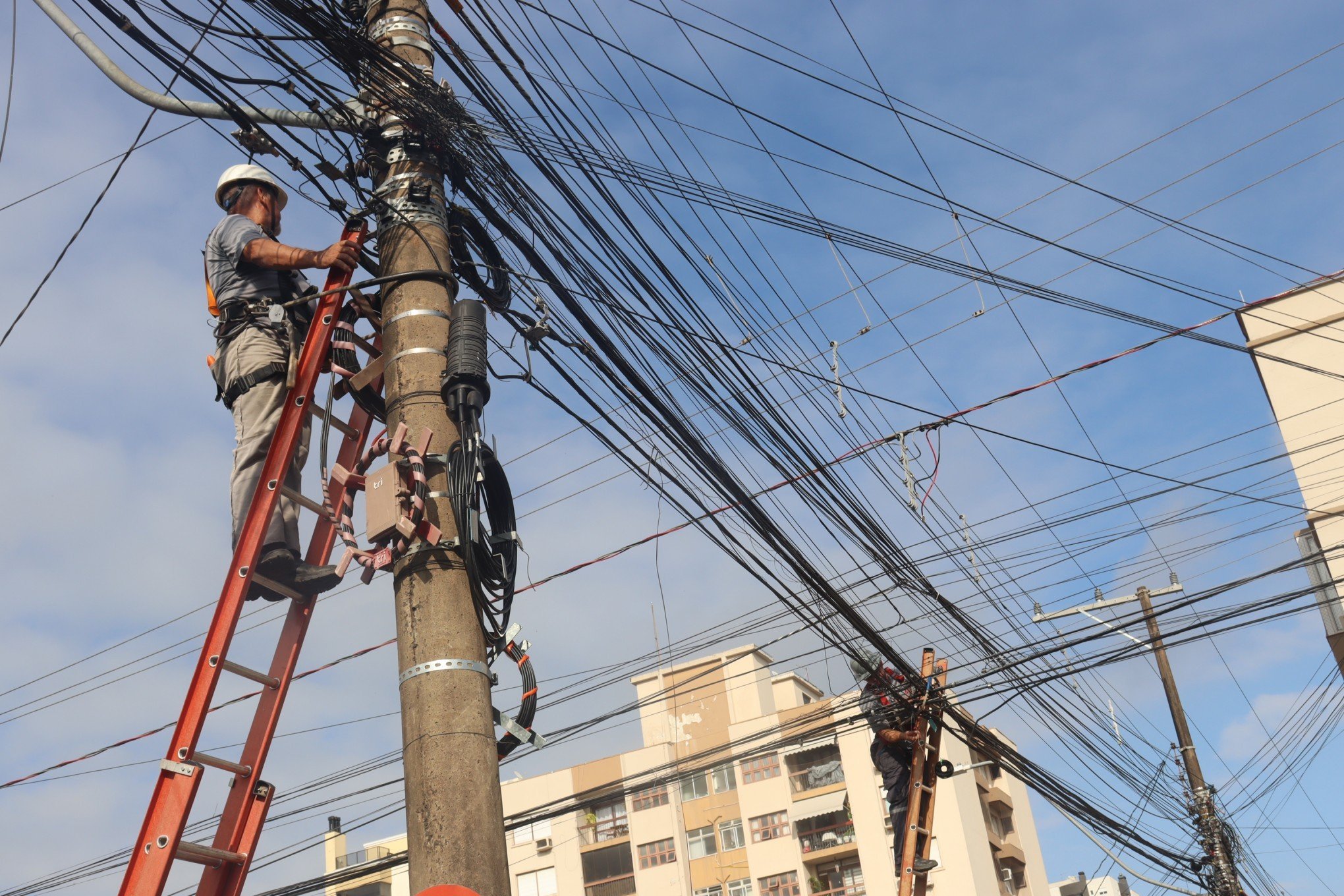 Nova etapa da operação de retirada de fios soltos dos postes já tem data para ocorrer