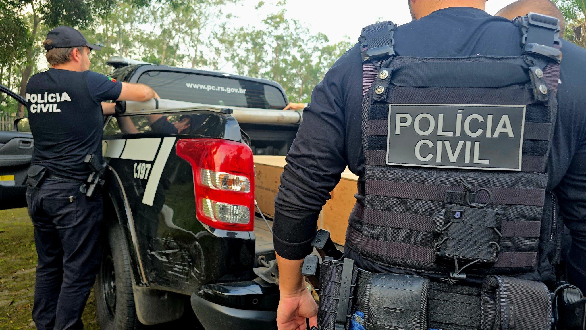 Suspeitos que "caçavam" devedores e ofereciam recompensa a quem desse pistas são investigados pela Polícia Civil