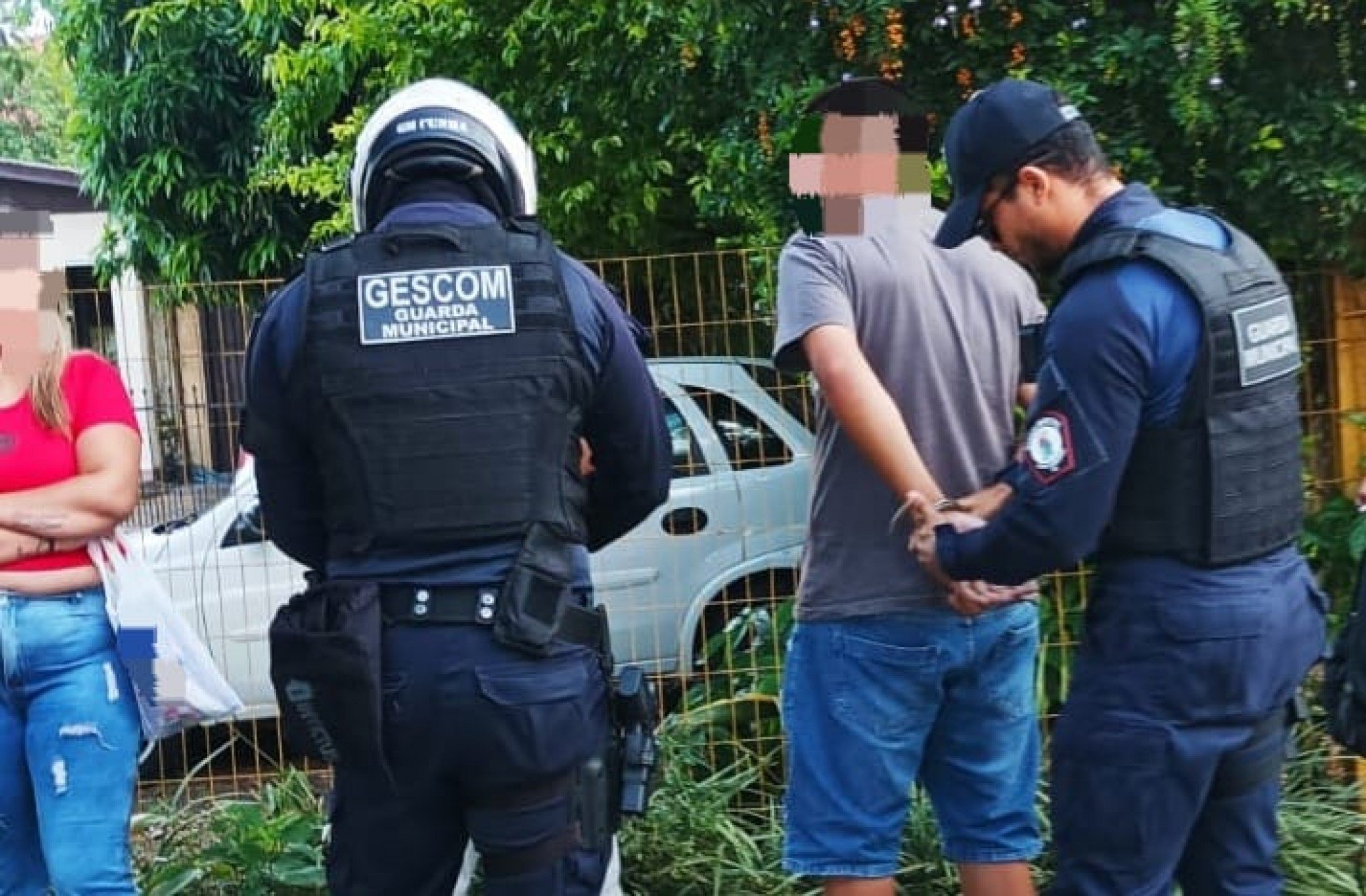 A 9 dias da Páscoa, casal é preso com centenas de reais em barras de chocolate furtadas em Novo Hamburgo