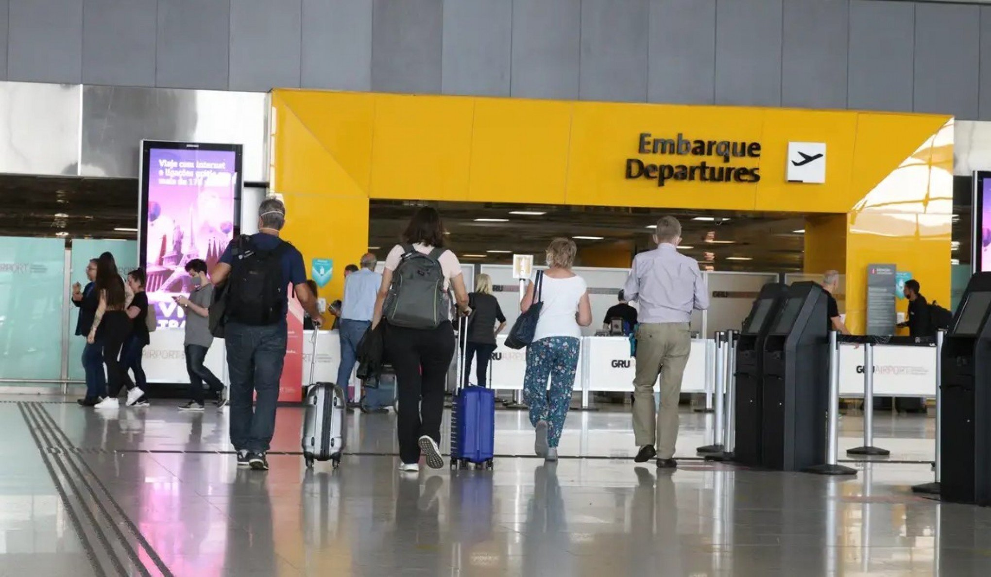 Deputadas denunciam racismo em revista no aeroporto de Guarulhos