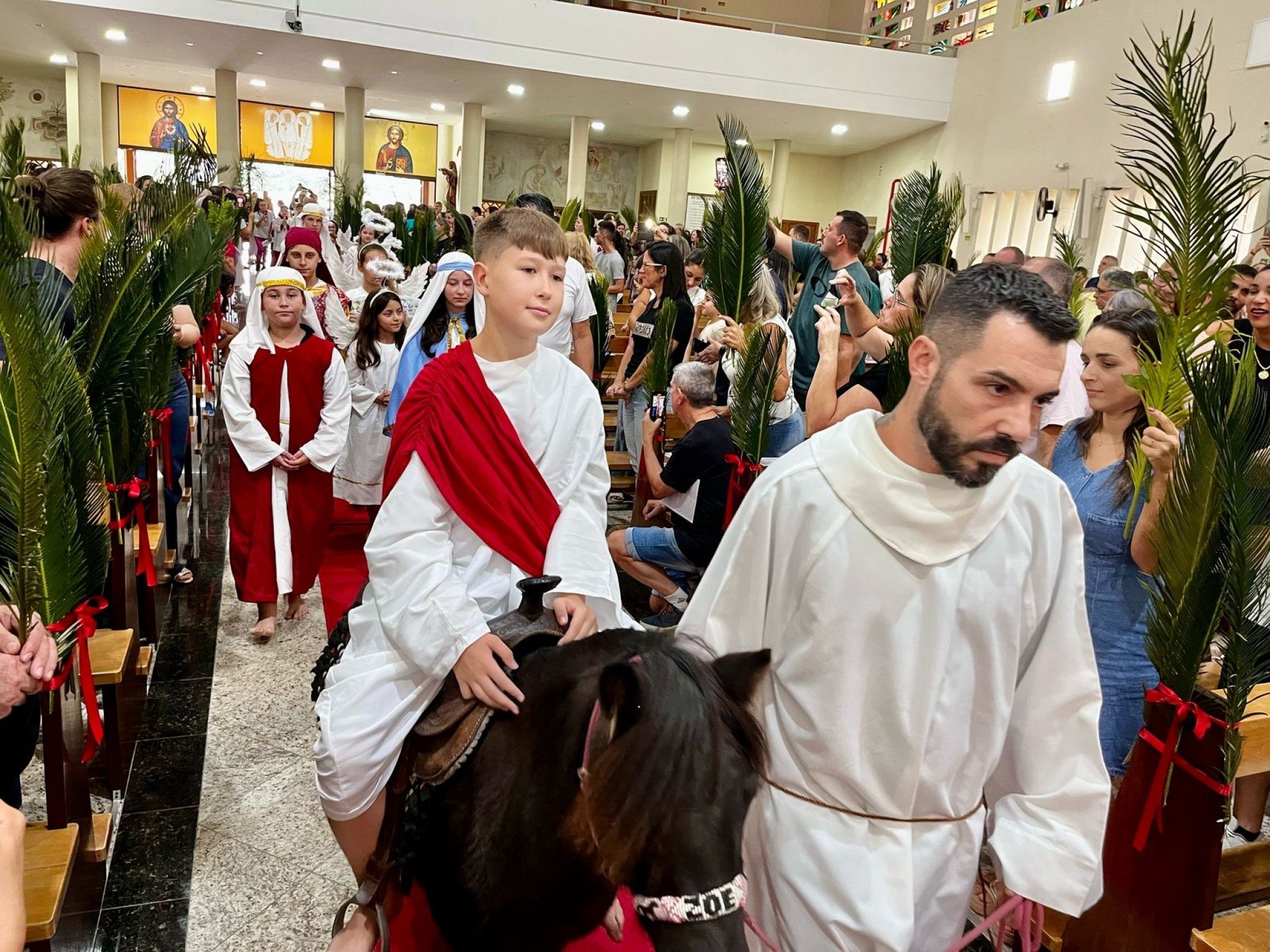 Encenação de Ramos marca a abertura da Semana Santa em São Leopoldo