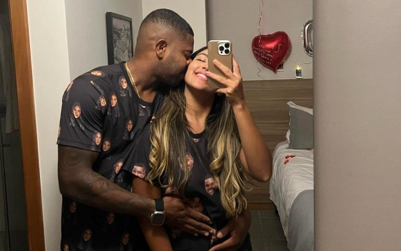 Ex-BBB Davi Brito e a ex-namorada Adriana Paula | abc+