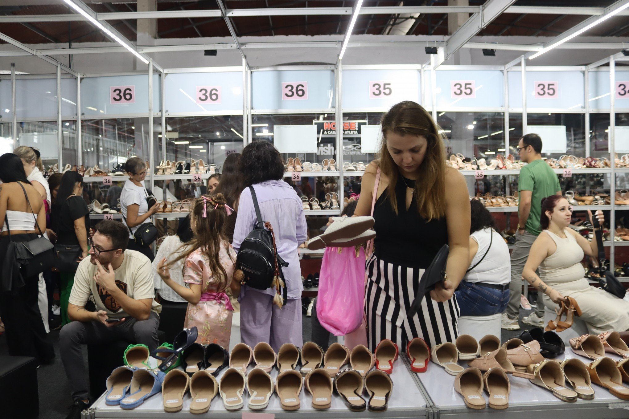 LOUCURA POR SAPATOS: Feira na Fenac terá mais de 400 marcas na edição de outubro; saiba como ser um expositor