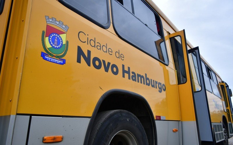 Ônibus passarão a ter novas linhas e horários no dia 1º de maio | abc+