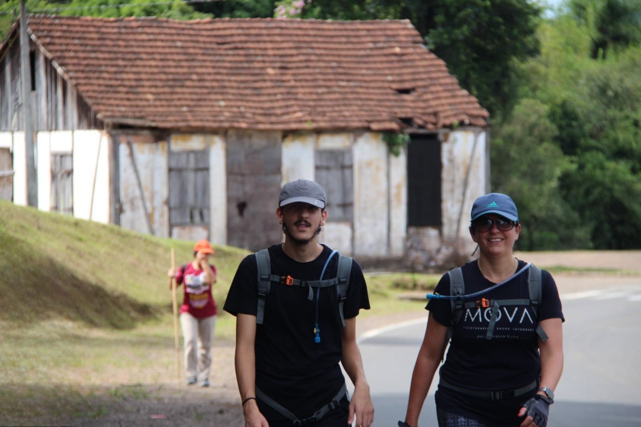 Caminhos da Colônia propõe reencontro com o tempo por trilhas e memórias em meio à natureza