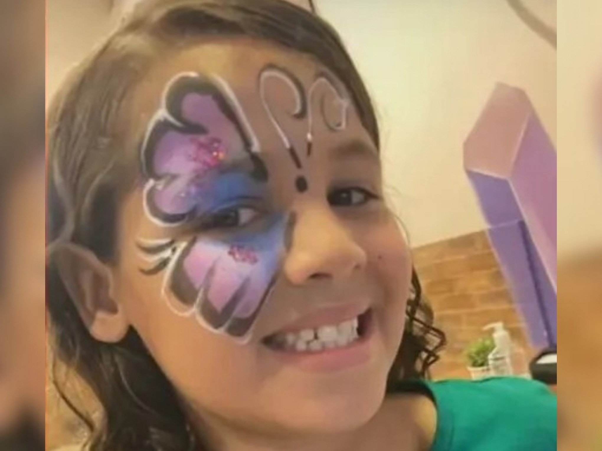 Desafio do desodorante: Pai de criança de 8 anos que morreu após inalar produto suplica por justiça