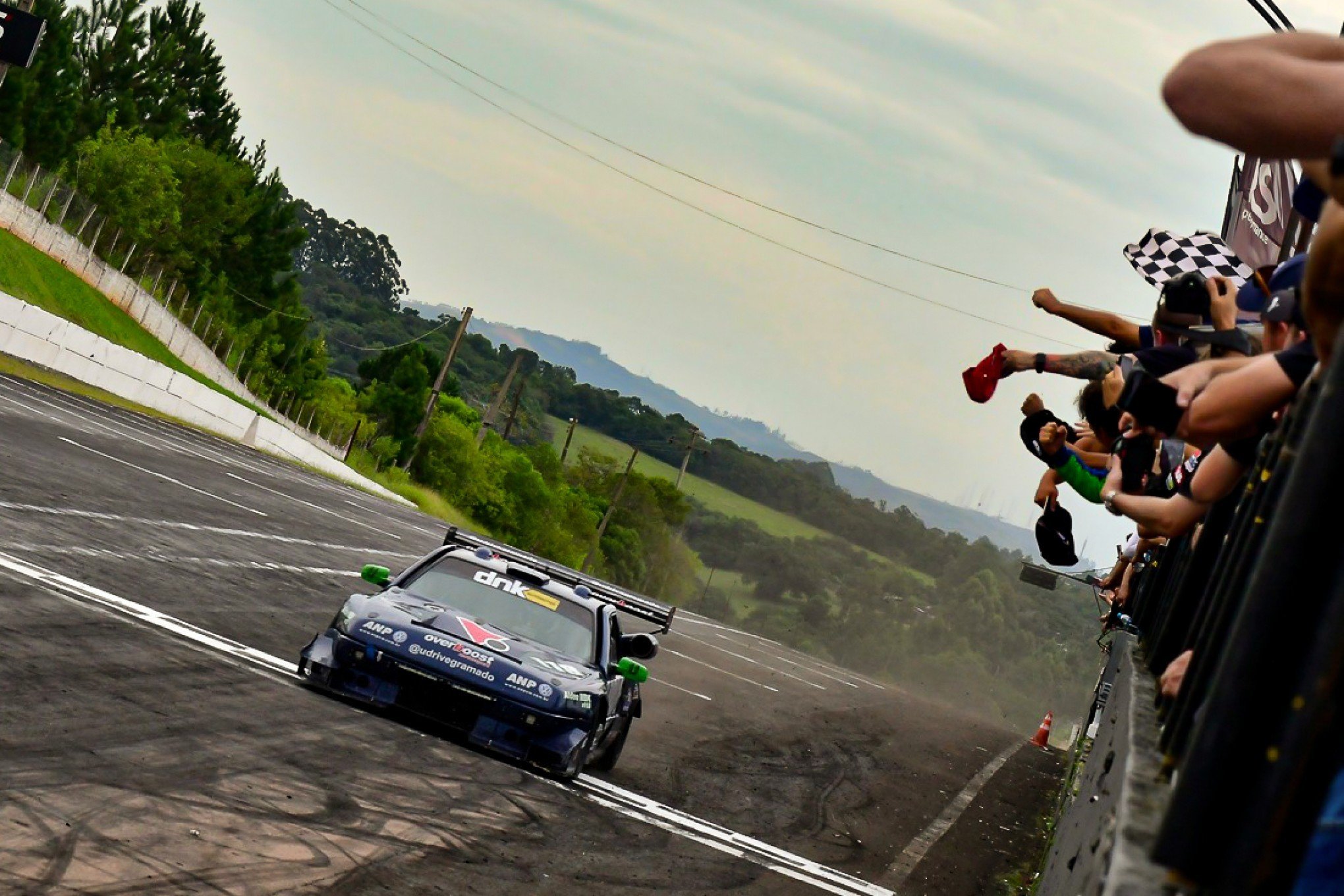 Overboost MotorSport monta carro campeão em Tarumã