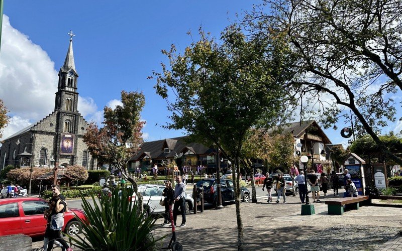 Abordagens a turistas em Gramado voltaram a ser tema de discussão nas redes sociais | abc+
