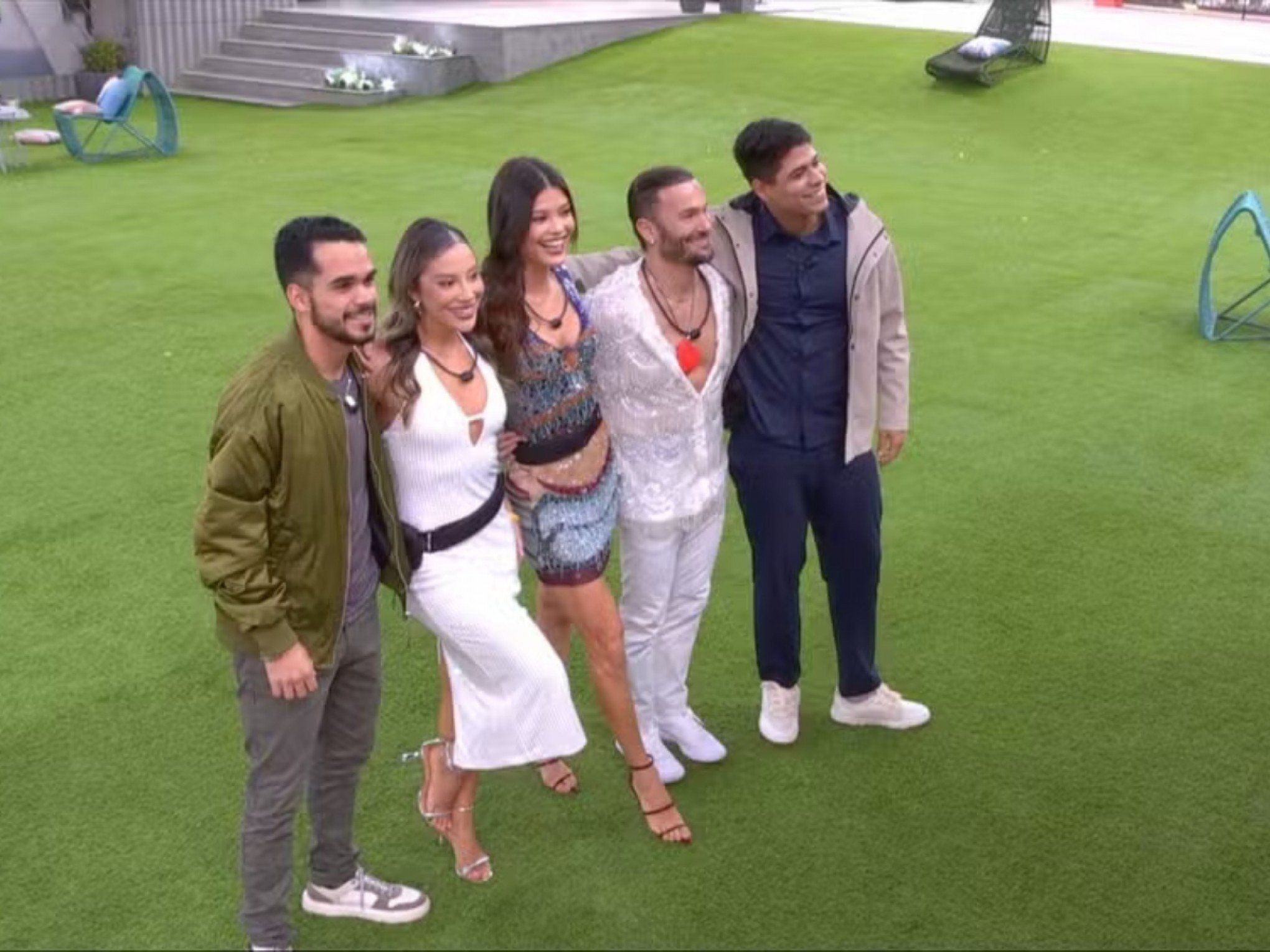 BBB: Clima de despedida embala festa do top 5; veja como foi
