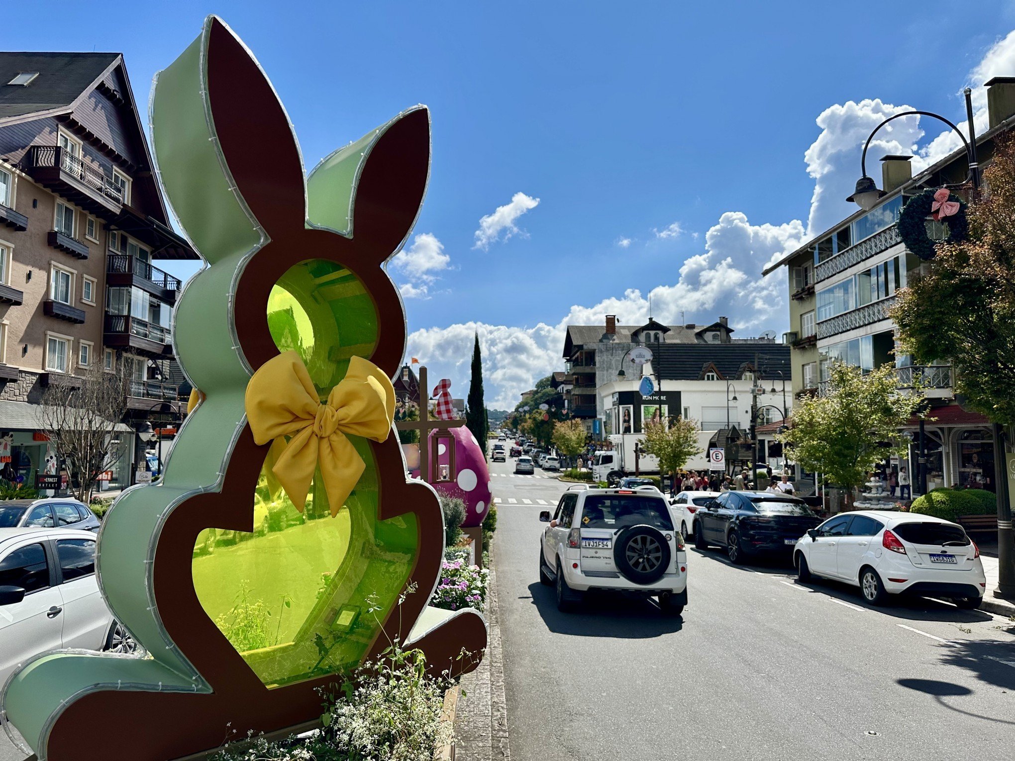 Saiba a partir de quando decoração da ChocoPáscoa Gramado irá para as ruas