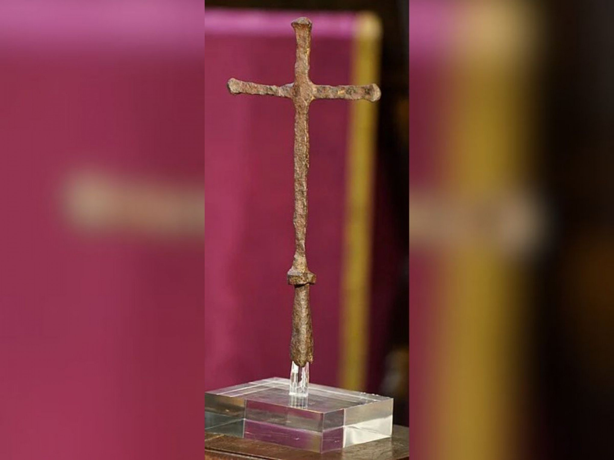 Cruz da primeira missa rezada no Brasil está em Porto Alegre; saiba como ver