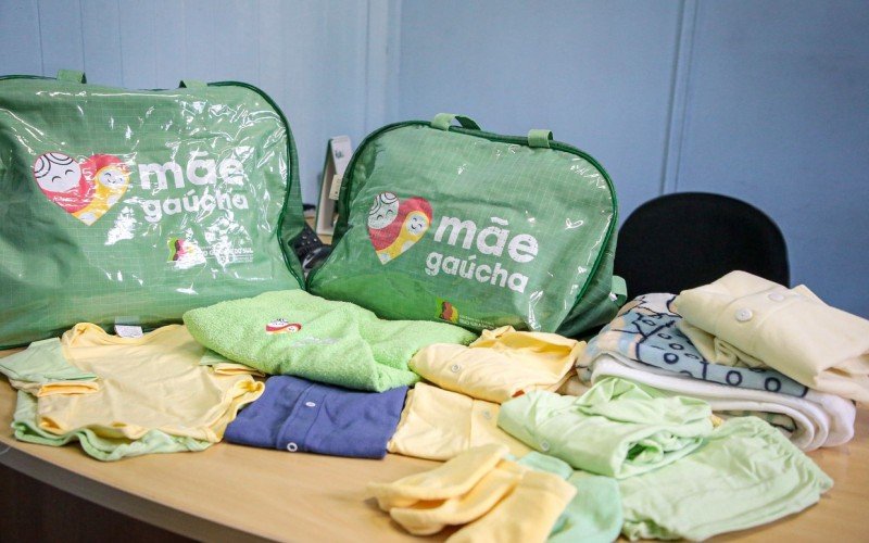 Enxovais do programa Mãe Gaúcha começam a ser distribuídos