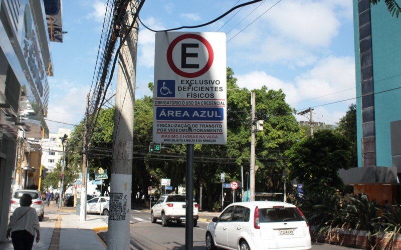 Canoas reserva 2% das vagas de estacionamento na cidade para PcDs