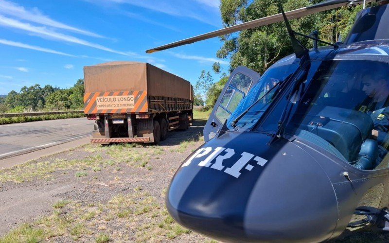Helicóptero da PRF participou de ação que descobriu mais de uma tonelada escondida debaixo de soja no RS