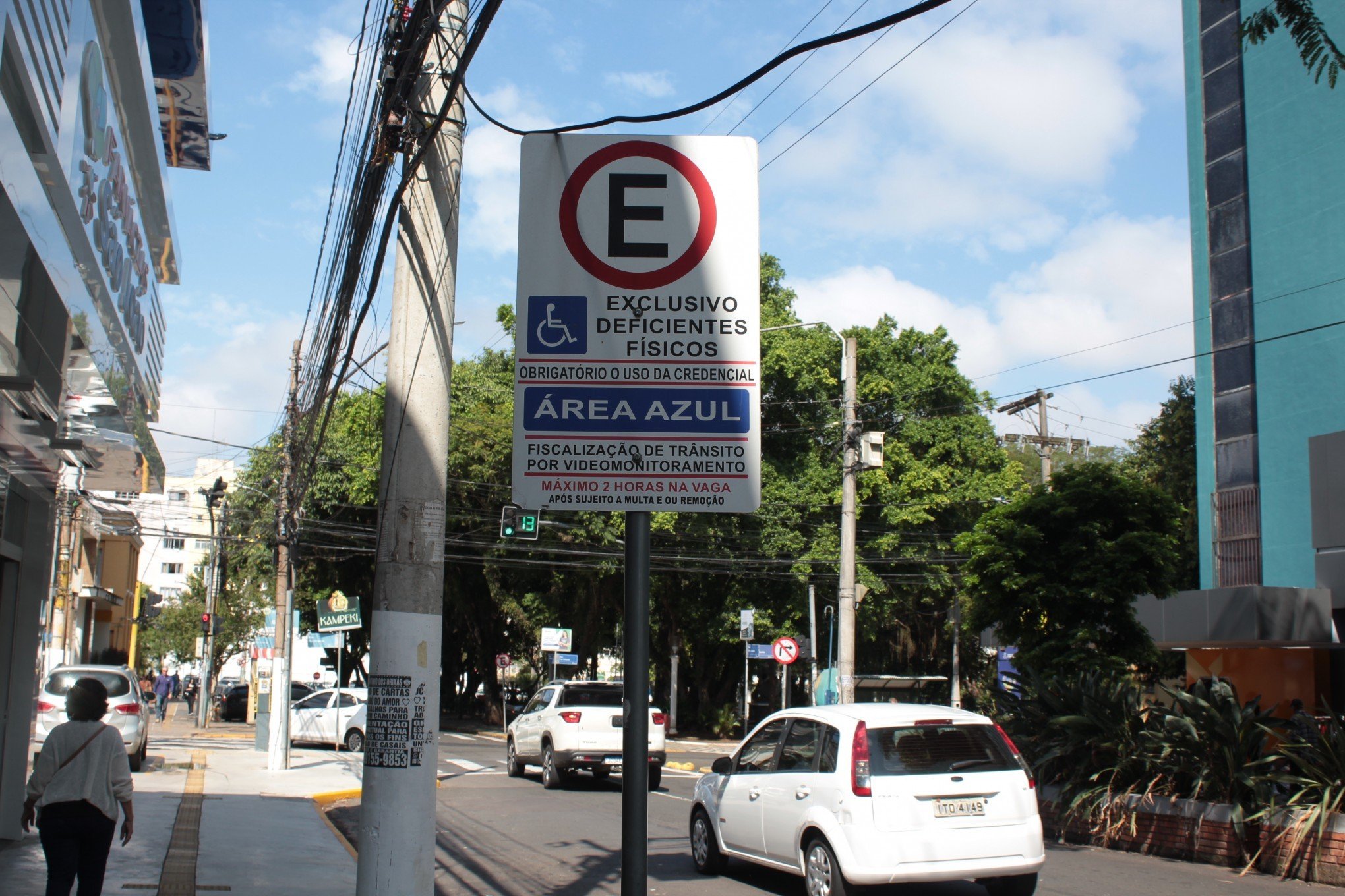 Famílias atípicas pedem respeito às vagas exclusivas em Canoas
