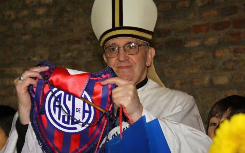 Francisco exibia com orgulho as cores do San Lorenzo | abc+