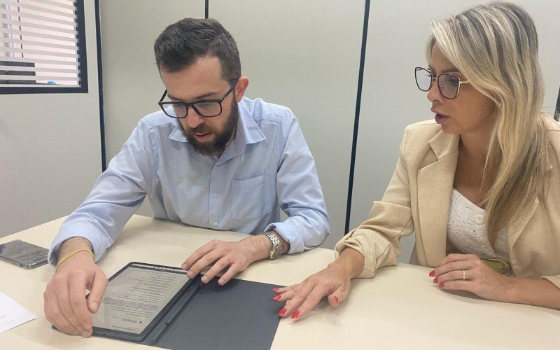 Proposta foi detalhada por Bruno Vedooto e pela secretária de Gestão, Governança e Desburocratização, Andrea Schneider Pascoal. | abc+