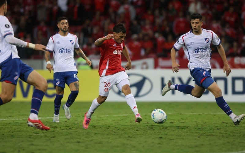 Bernabei anotou o segundo gol do Inter após assistência de Romero | abc+