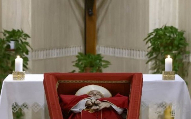 Rito da constatação, ato formal e litúrgico que atesta oficialmente a morte do papa | abc+