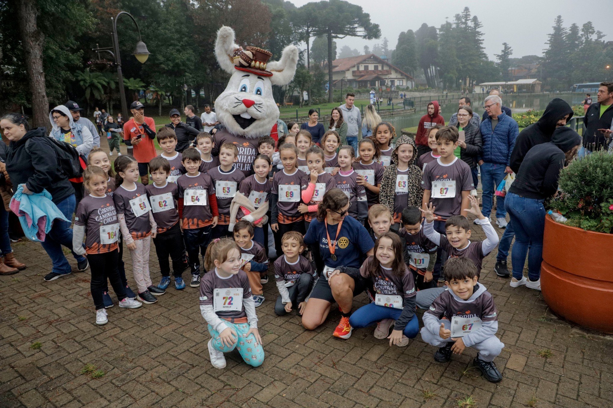 CHOCOPÁSCOA: Corrida do Coelho tem participação de alunos de escolas públicas de Gramado