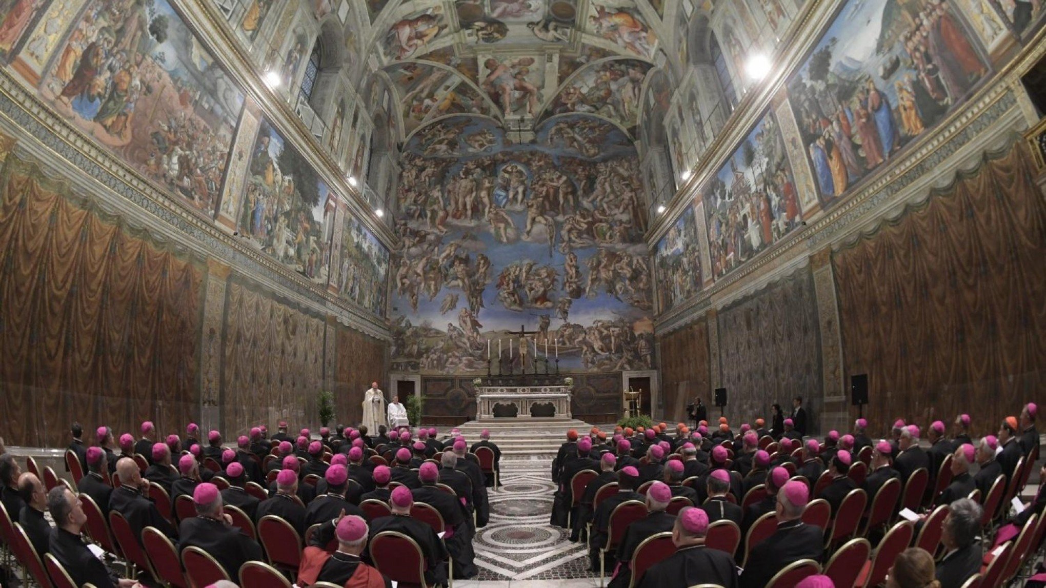Fumaça branca ou preta? Saiba quando será o conclave, processo que definirá novo papa