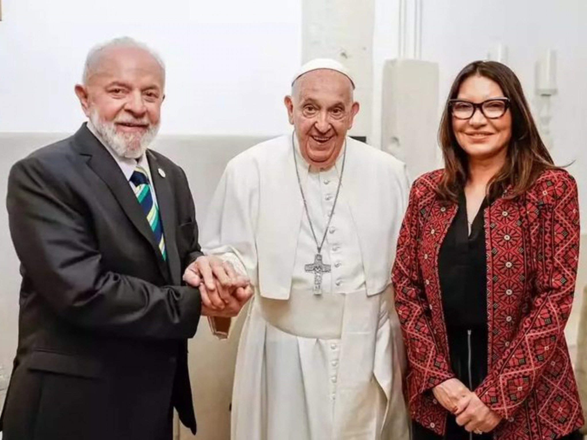 Lula e Janja vão a Roma para velório do papa Francisco