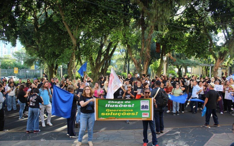 Professores participam de mobilização nacional pela educação em Canoas | abc+