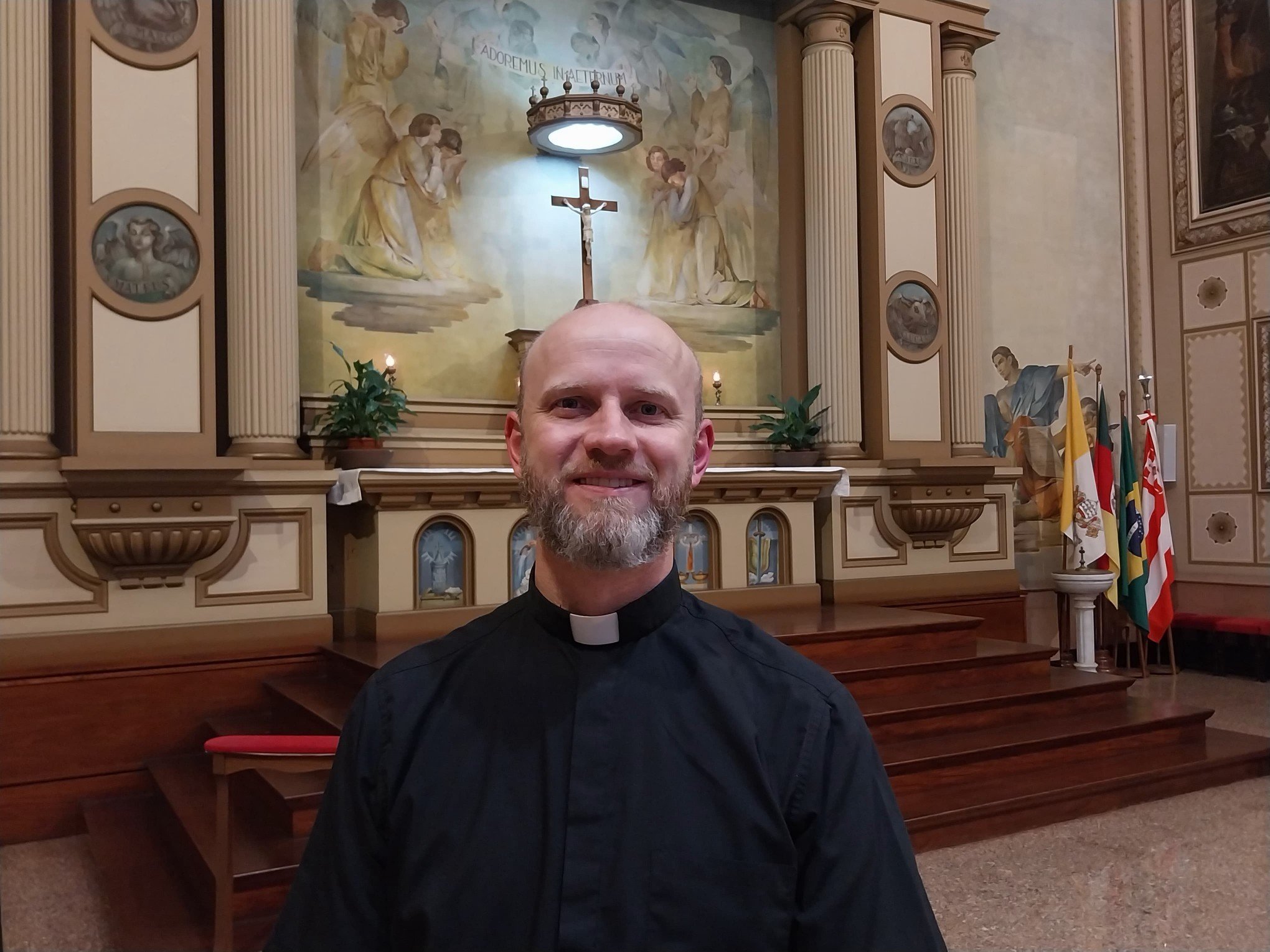 Padre Miguel Arnold | abc+