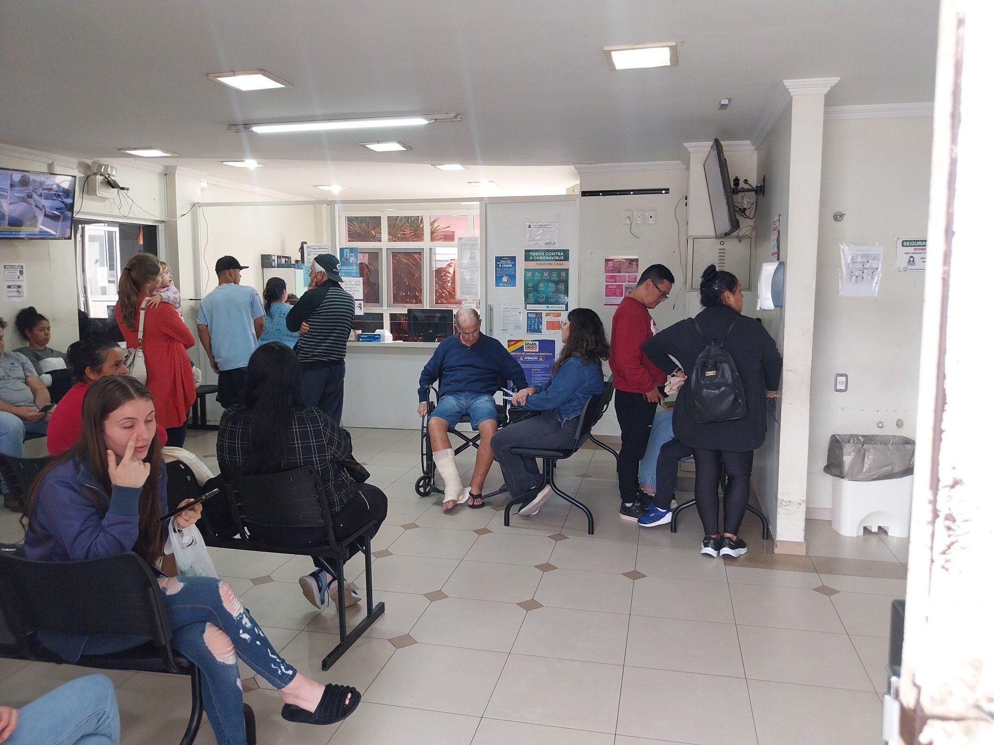 Médicos terceirizados suspendem atendimentos por falta de pagamento em Novo Hamburgo