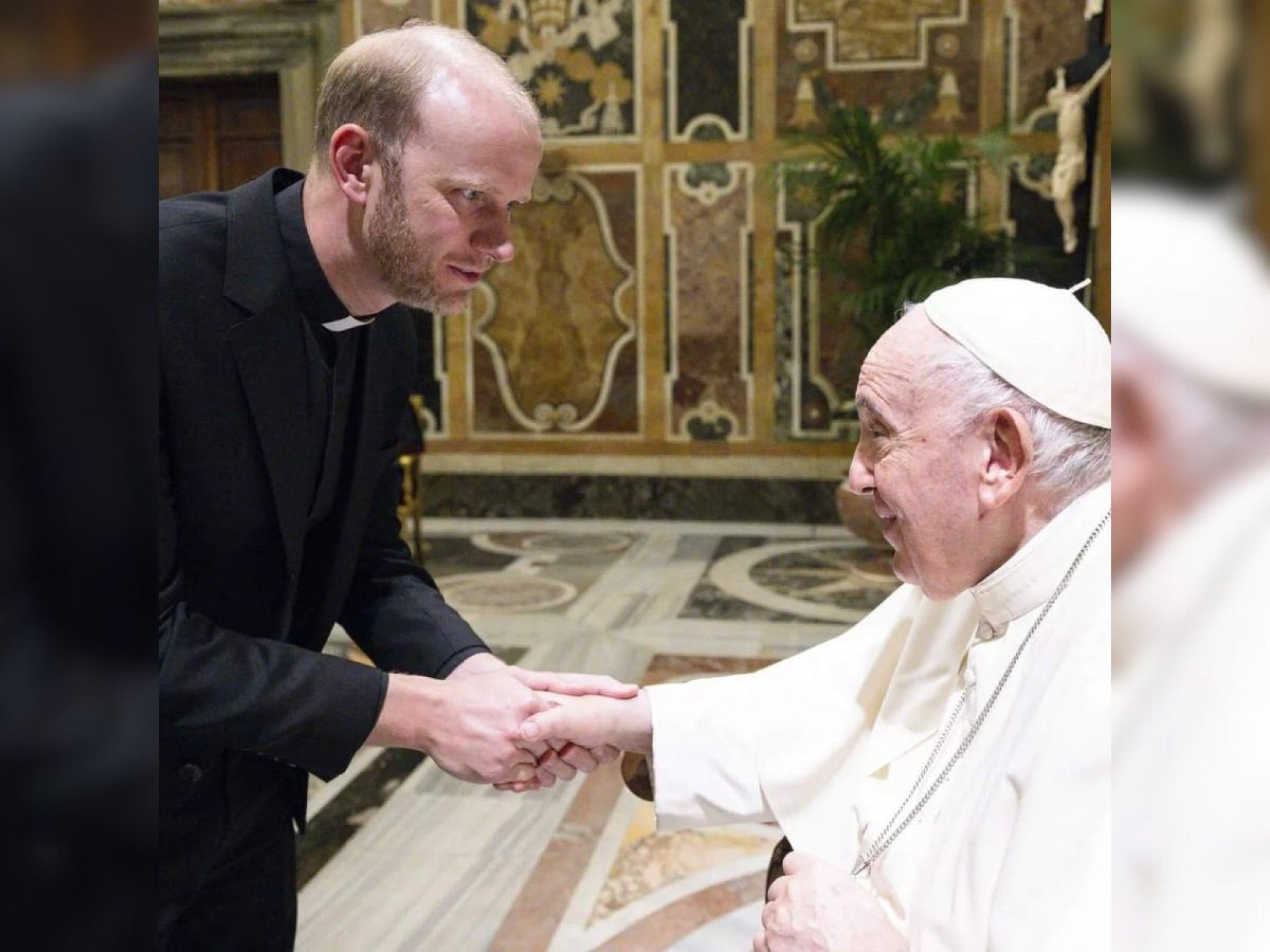 Padre do Vale do Sinos relembra encontro com papa Francisco: "Ele fazia questão de olhar no olho de cada um"