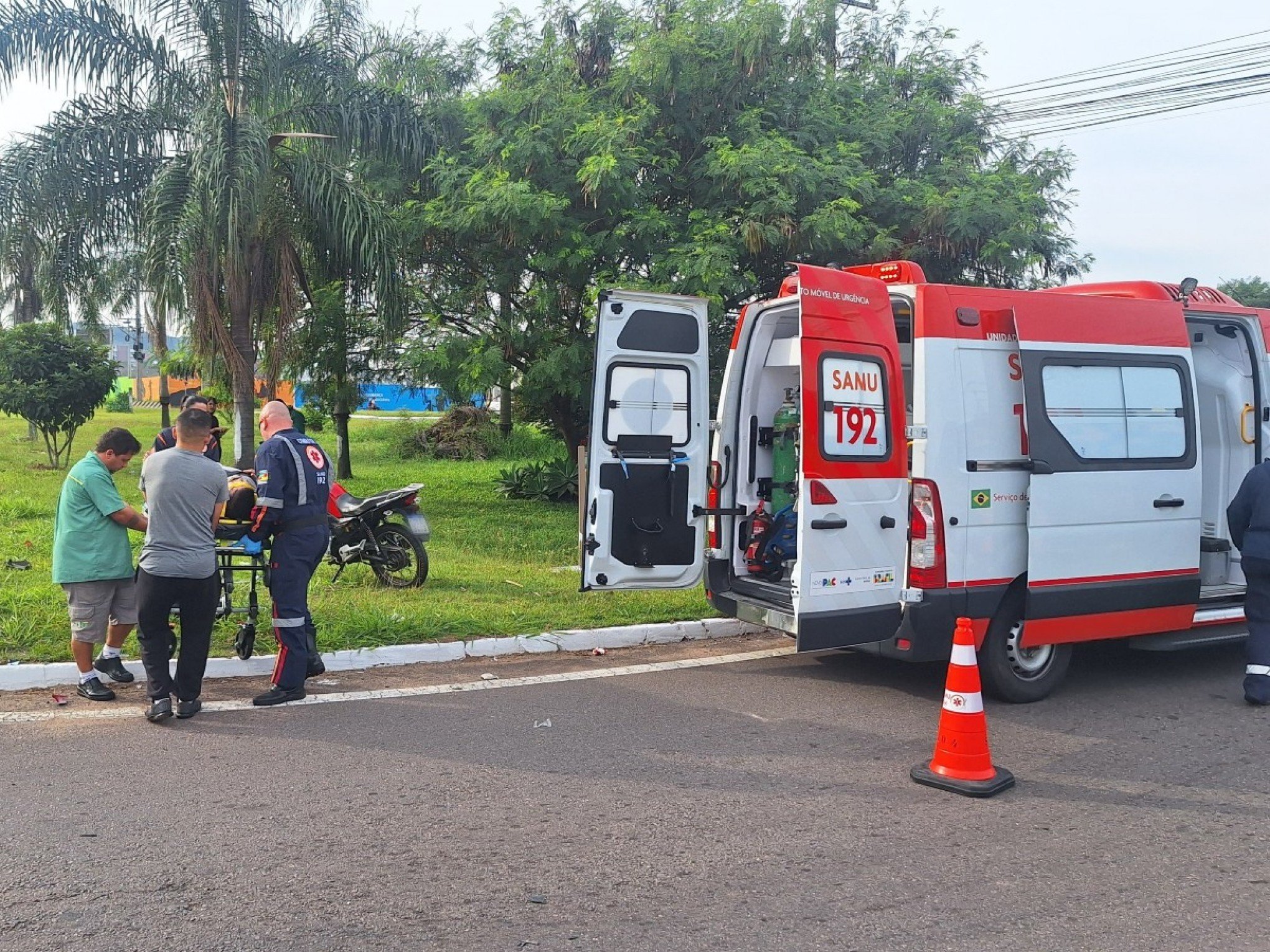 RS-239: Colisão em cruzamento deixa motociclista ferido; veja vídeo