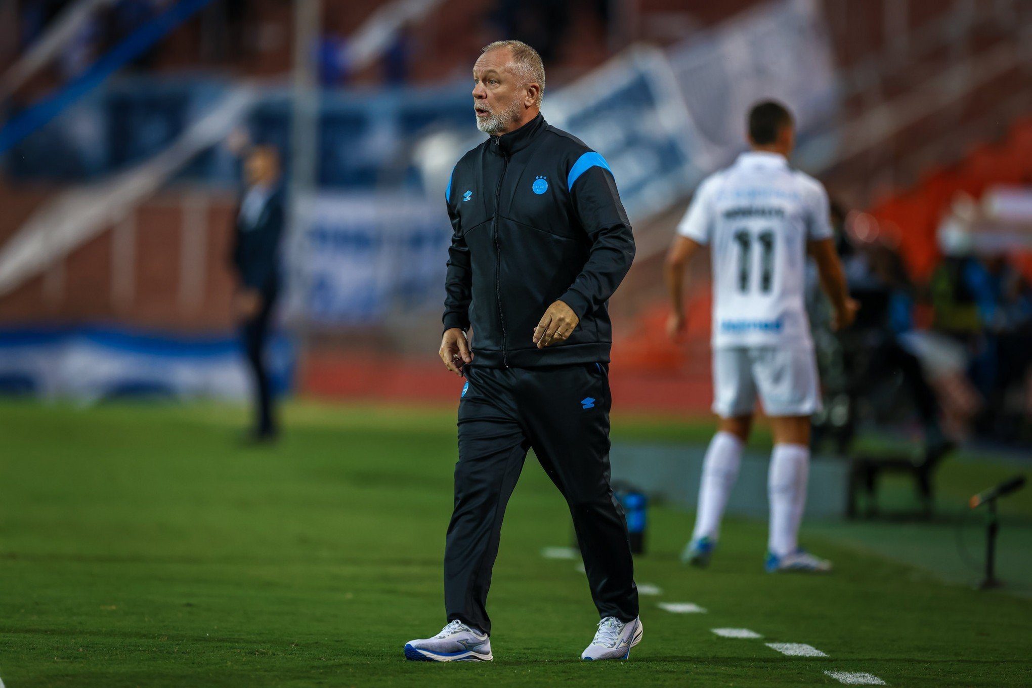 Mano Menezes avalia sistema defensivo do Grêmio e diz que empate pela Sula foi justo
